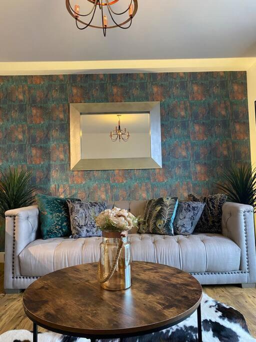 Luxury Riverfront Apartment Newport  Bagian luar foto